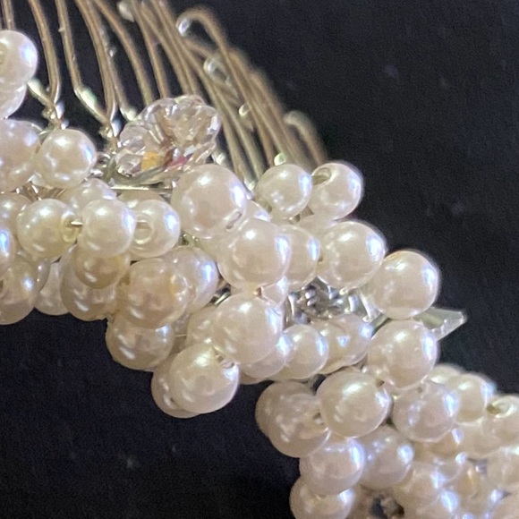 Princess Veils “Natalie” Hairpiece Swarovski flower Rhinestones and pearls. New - Picture 3 of 6